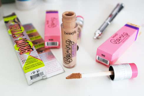 Korektor Boi-ing Cakeless Concealer (Benefit Cosmetics)